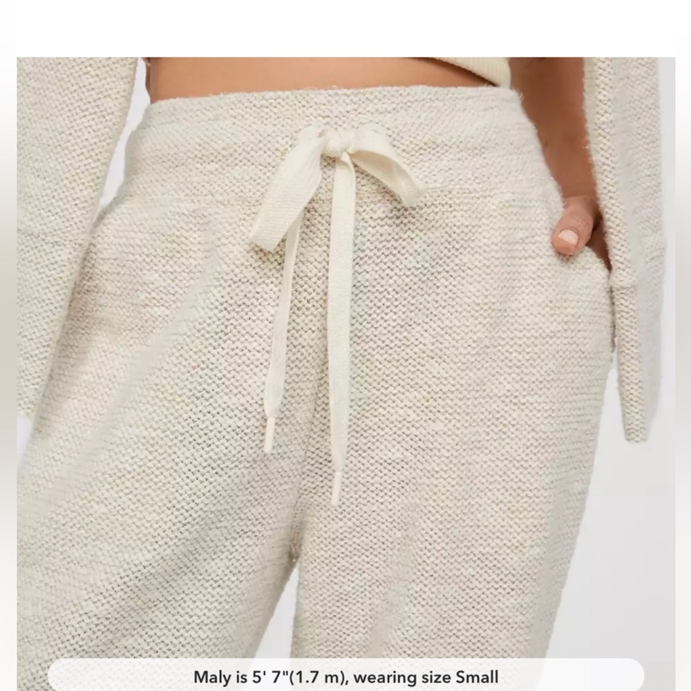 Offline by Aerie snowday textured cream color jogger size XS